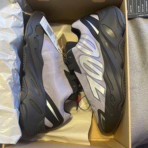 Yeezy 700 MNVM
